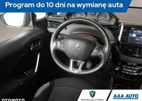 Пежо 208, объемом двигателя 1.2 л и пробегом 52 тыс. км за 7559 $, фото 7 на Automoto.ua