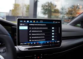 Фольксваген Golf GTE 2025 в Европе на Automoto.ua Черный Фольксваген Golf GTE, объемом двигателя 1.5 л и пробегом 10 тыс. км за 65086 $, фото 14 на Automoto.ua