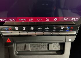 Рено Scenic E-TECH 2025 в Европе на Automoto.ua Серый Рено Scenic E-TECH, объемом двигателя 0 л и пробегом 6 тыс. км за 51785 $, фото 15 на Automoto.ua