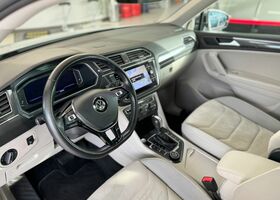 Білий Фольксваген Tiguan Allspace, об'ємом двигуна 1.97 л та пробігом 85 тис. км за 30227 $, фото 9 на Automoto.ua