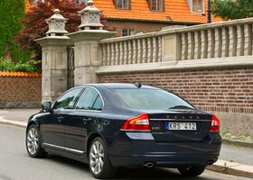 Вольво S80, Седан 2006 - н.в. II 4.4 i V8 AWD