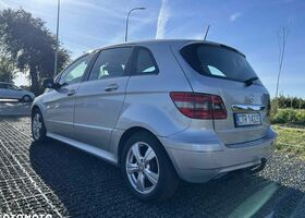 Мерседес Б-клас 2011 у Європі на Automoto.ua Сірий Мерседес Б-клас, об'ємом двигуна 1 л та пробігом 367 тис. км за 4819 $, фото 6 на Automoto.ua