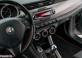 Альфа Ромео Giulietta, об'ємом двигуна 1.96 л та пробігом 215 тис. км за 6026 $, фото 31 на Automoto.ua