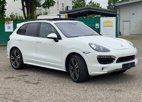 Білий Порше Cayenne, об'ємом двигуна 4.13 л та пробігом 127 тис. км за 34424 $, фото 2 на Automoto.ua