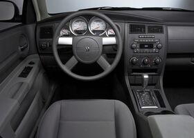 Додж Magnum, Універсал 2003 - н.в. 2,7 i V6 24V