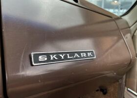 Білий Бьюік Skylark, об'ємом двигуна 4.92 л та пробігом 30 тис. км за 18299 $, фото 19 на Automoto.ua