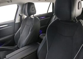 Фольксваген Пассат Варіант 2024 у Європі на Automoto.ua Чорний Фольксваген Пассат Варіант, об'ємом двигуна 1.5 л та пробігом 34 тис. км за 52052 $, фото 3 на Automoto.ua