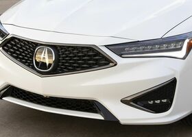 Значок Acura на седане ILX 2021
