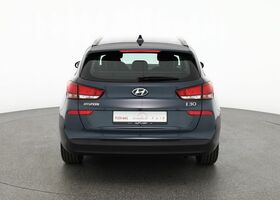 Сірий Хендай i30, об'ємом двигуна 1.5 л та пробігом 8 тис. км за 22473 $, фото 3 на Automoto.ua