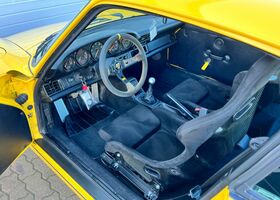 Желтый Порше 911, объемом двигателя 3.6 л и пробегом 120 тыс. км за 107883 $, фото 7 на Automoto.ua