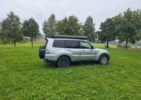 Мицубиси Паджеро 2007 в Европе на Automoto.ua Серый Мицубиси Паджеро, объемом двигателя 0 л и пробегом 279 тыс. км за 13900 $, фото 5 на Automoto.ua