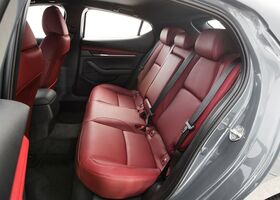 Задні сидіння Mazda 3 2021