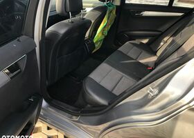 Мерседес Ц-Класс 2009 в Европе на Automoto.ua Серый Мерседес Ц-Класс, объемом двигателя 2.14 л и пробегом 280 тыс. км за 6901 $, фото 11 на Automoto.ua