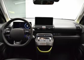 Хендай Inster 2025 в Европе на Automoto.ua Черный Хендай Inster, объемом двигателя 0 л и пробегом 10 тыс. км за 30337 $, фото 5 на Automoto.ua