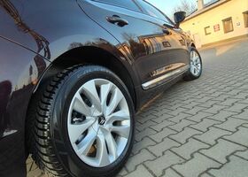 Ситроен ДС5 2014 в Европе на Automoto.ua Фиолетовый Ситроен ДС5, объемом двигателя 1 л и пробегом 219 тыс. км за 8693 $, фото 37 на Automoto.ua