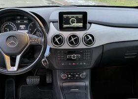 Мерседес Б-класс 2014 в Европе на Automoto.ua Черный Мерседес Б-класс, объемом двигателя 2.14 л и пробегом 237 тыс. км за 12107 $, фото 24 на Automoto.ua