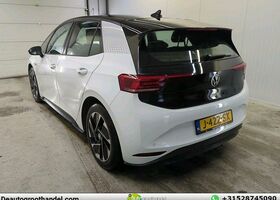 Фольксваген ID.3 2020 в Европе на Automoto.ua Белый Фольксваген ID.3, объемом двигателя 0 л и пробегом 146 тыс. км за 14762 $, фото 31 на Automoto.ua