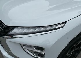 Міцубісі Eclipse Cross 2021 у Європі на Automoto.ua Білий Міцубісі Eclipse Cross, об'ємом двигуна 2.36 л та пробігом 45 тис. км за 30395 $, фото 17 на Automoto.ua