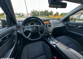 Мерседес Ц-Клас 2009 у Європі на Automoto.ua Чорний Мерседес Ц-Клас, об'ємом двигуна 2.14 л та пробігом 224 тис. км за 22000 $, фото 11 на Automoto.ua