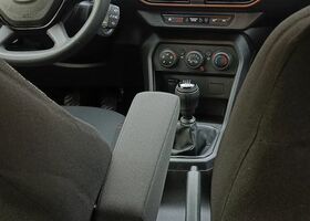 Дачия Sandero StepWay, объемом двигателя 1 л и пробегом 30 тыс. км за 13585 $, фото 13 на Automoto.ua