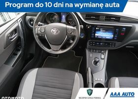 Тойота Аурис, объемом двигателя 1.8 л и пробегом 121 тыс. км за 15767 $, фото 7 на Automoto.ua