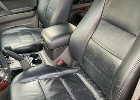 Міцубісі Паджеро 2001 у Європі на Automoto.ua Зелений Міцубісі Паджеро, об'ємом двигуна 0 л та пробігом 251 тис. км за 6999 $, фото 7 на Automoto.ua