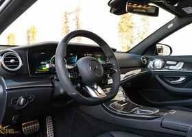 Чорний Мерседес E 63 AMG, об'ємом двигуна 3.98 л та пробігом 16 тис. км за 143978 $, фото 12 на Automoto.ua