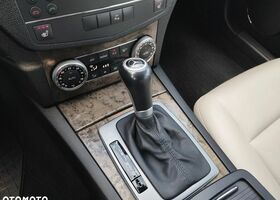 Мерседес Ц-Класс 2008 в Европе на Automoto.ua Черный Мерседес Ц-Класс, объемом двигателя 1 л и пробегом 227 тыс. км за 28500 $, фото 31 на Automoto.ua