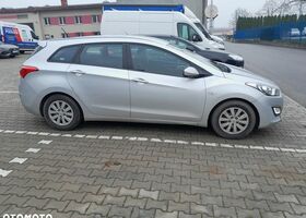 Хендай i30, объемом двигателя 1.4 л и пробегом 429 тыс. км за 4212 $, фото 3 на Automoto.ua