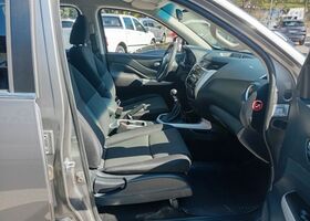 Ніссан Навара 2017 у Європі на Automoto.ua Сірий Ніссан Навара, об'ємом двигуна 2.3 л та пробігом 161 тис. км за 27458 $, фото 5 на Automoto.ua