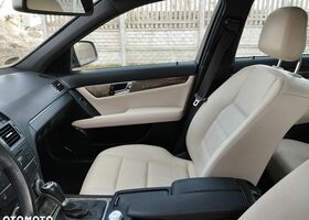 Мерседес Ц-Класс 2008 в Европе на Automoto.ua Черный Мерседес Ц-Класс, объемом двигателя 1 л и пробегом 227 тыс. км за 28500 $, фото 16 на Automoto.ua