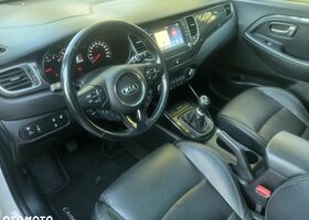 Киа Каренс, объемом двигателя 1.59 л и пробегом 95 тыс. км за 12916 $, фото 16 на Automoto.ua