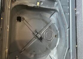 Мерседес 200 1983 в Европе на Automoto.ua Красный Мерседес 200, объемом двигателя 1.98 л и пробегом 222 тыс. км за 7831 $, фото 10 на Automoto.ua