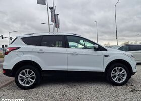 Форд Куга, объемом двигателя 1.5 л и пробегом 75 тыс. км за 14233 $, фото 6 на Automoto.ua