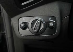 Форд Сі-Макс 2019 у Європі на Automoto.ua Форд Сі-Макс, об'ємом двигуна 1 л та пробігом 99 тис. км за 9900 $, фото 37 на Automoto.ua