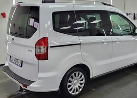 Форд Tourneo Courier, объемом двигателя 1 л и пробегом 105 тыс. км за 6458 $, фото 9 на Automoto.ua