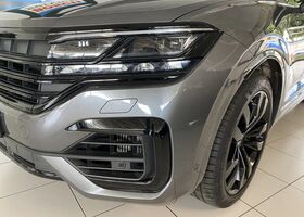 Фольксваген Туарег 2020 у Європі на Automoto.ua Сірий Фольксваген Туарег, об'ємом двигуна 3 л та пробігом 70 тис. км за 61485 $, фото 6 на Automoto.ua