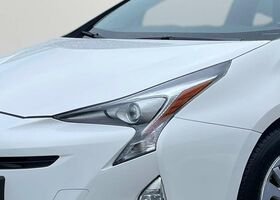 Білий Тойота Пріус, об'ємом двигуна 1.8 л та пробігом 97 тис. км за 20441 $, фото 4 на Automoto.ua