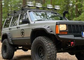 Джип Cherokee, об'ємом двигуна 3.96 л та пробігом 151 тис. км за 11771 $, фото 5 на Automoto.ua