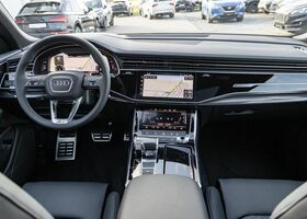 Сірий Ауді Q8, об'ємом двигуна 3 л та пробігом 2 тис. км за 113445 $, фото 9 на Automoto.ua