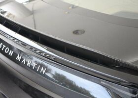 Черный Астон Мартин ДБС, объемом двигателя 5.2 л и пробегом 12 тыс. км за 306674 $, фото 21 на Automoto.ua