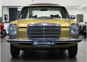 Мерседес 200 1975 у Європі на Automoto.ua Помаранчевий Мерседес 200, об'ємом двигуна 1.97 л та пробігом 111 тис. км за 30495 $, фото 2 на Automoto.ua