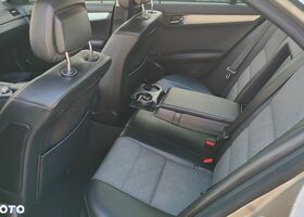 Мерседес Ц-Клас 2007 у Європі на Automoto.ua Сірий Мерседес Ц-Клас, об'ємом двигуна 1 л та пробігом 110 тис. км за 8451 $, фото 28 на Automoto.ua