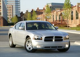 Додж Чарджер, Седан 2005 - н.в. 6,1 i V8 16V