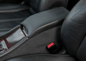 Мерседес ЦЛК-Клас 1997 у Європі на Automoto.ua Сірий Мерседес ЦЛК-Клас, об'ємом двигуна 2.3 л та пробігом 173 тис. км за 15900 $, фото 22 на Automoto.ua