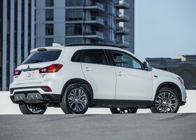 Mitsubishi Outlander 2018 на тест-драйве, фото 4