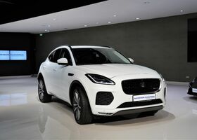 Белый Ягуар E-Pace, объемом двигателя 2 л и пробегом 49 тыс. км за 35926 $, фото 2 на Automoto.ua