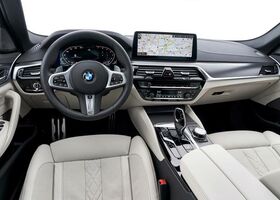 Салон нового BMW 5-Series 2021