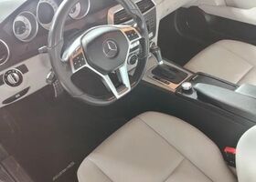 Мерседес Ц-Клас 2012 у Європі на Automoto.ua Мерседес Ц-Клас, об'ємом двигуна 2.99 л та пробігом 363 тис. км за 8112 $, фото 9 на Automoto.ua