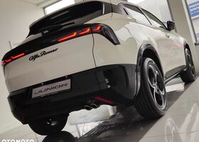 Альфа Ромео Джуниор 2025 в Европе на Automoto.ua Белый Альфа Ромео Джуниор, объемом двигателя 1 л и пробегом 5 тыс. км за 32688 $, фото 8 на Automoto.ua